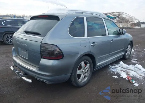 2004 Porsche Cayenne Turbo z USA, uszkodzony, nr VIN WP1AC29P84LA91478